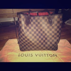 Louis Vuitton Neverfull Medium Bag